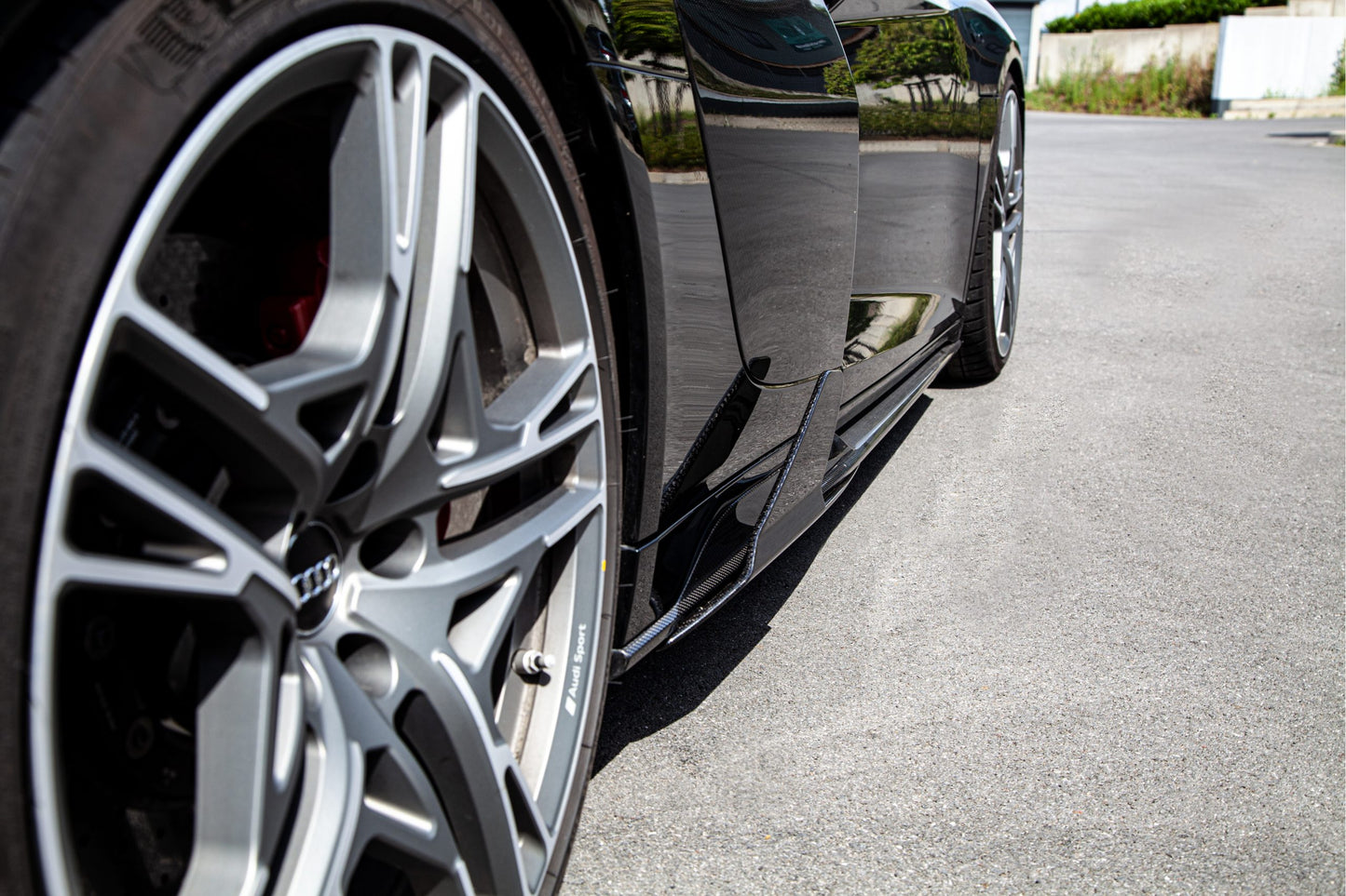 
                  
                    Audi R8 (Gen2) Facelift - Carbon Side Fins
                  
                